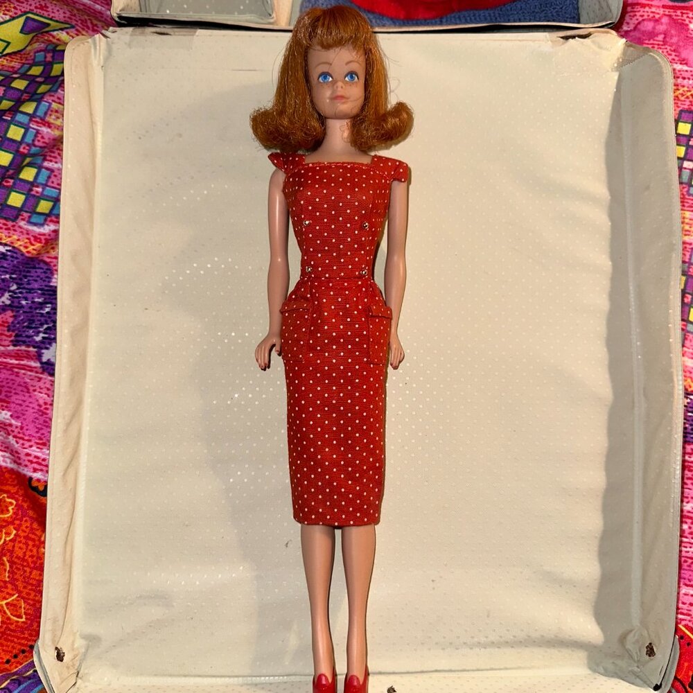 Vintage 1960's Midge doll with case, outfits and accessories - Picture 3 of 11